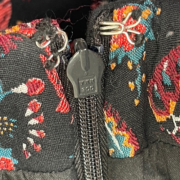 LOFT Boho Floral Tapestry Print Mini Skirt Size 16T - Picture 6 of 8